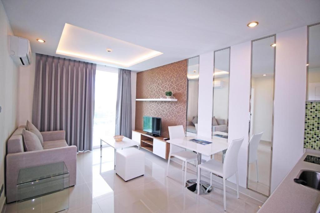 Amazon Residence By Pattaya Sunny Rentals Джомтьен Номер фото